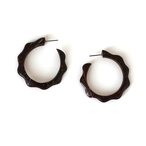Coconut Wave Hoop Earrings - Natural Artist